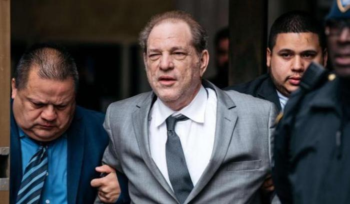 La faccia tosta di Harvey Weinstein: "È stato dimenticato quello che ho fatto per le donne"