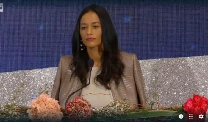 Rula Jebreal: “Gli abusi sulle donne riguardano tutti. Metà compenso a un’attivista stuprata dall’Isis”