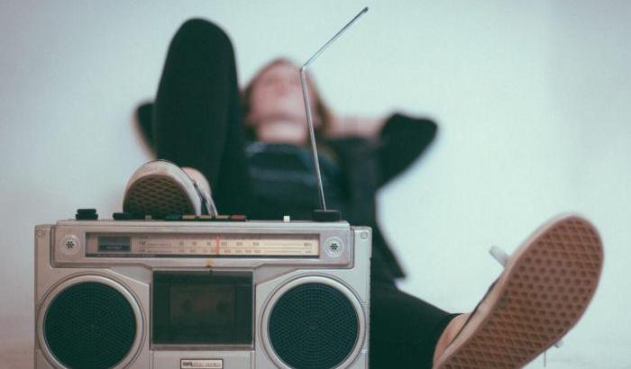 La radio come risposta al lockdown: gli ascolti reggono