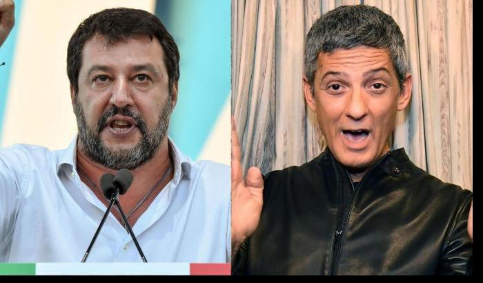 Fiorello risponde all'ultima sciocchezza detta da Salvini: "Si può pregare anche a casa"