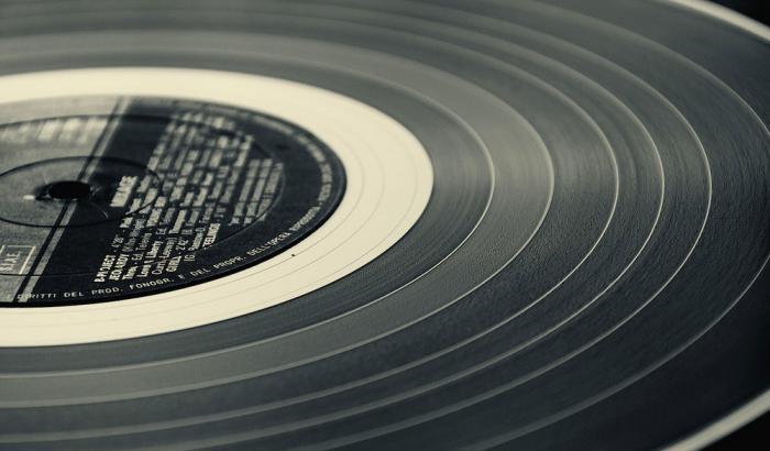 Il ritorno, inaspettato, del vinile: la musica non è più solo in streaming