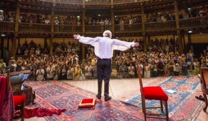 Giovedì i funerali di Gigi Proietti. Il Globe Theatre avrà il suo nome