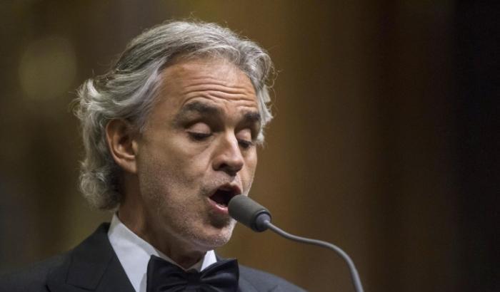 Andrea Bocelli crede nel Natale: concerto in streaming dal Regio di Parma