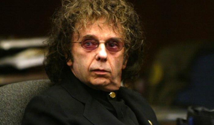 La tragica vita di Phil Spector, il genio che produsse i Beatles morto in carcere