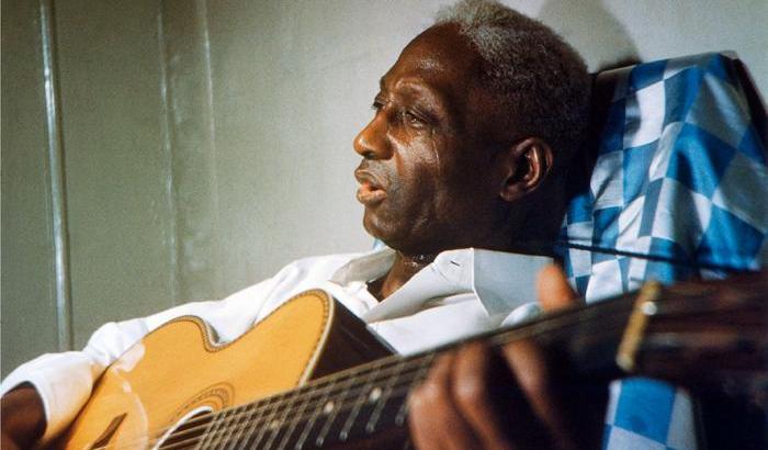 Musiche di strada e di prigione: il mito oscuro di Lead Belly