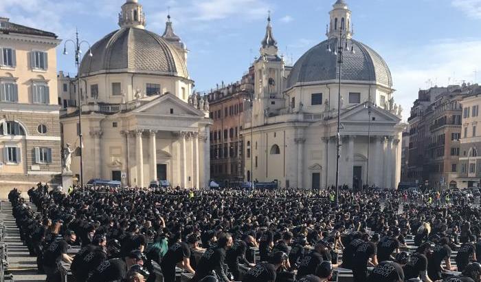 I Bauli in piazza del Popolo. Emma: "L'importante è esserci". Amoroso: "Porto la voce di tanti"