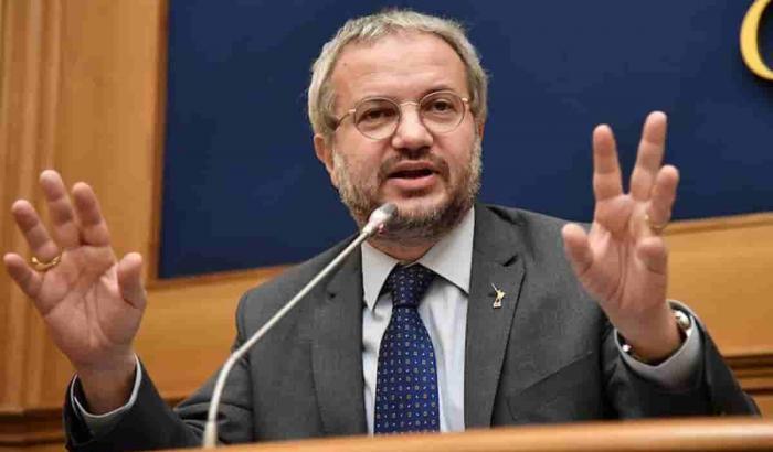 Borghi e la sua assurda battaglia contro il Green pass: "Molti virologi provocatori da obbligo vaccinale”