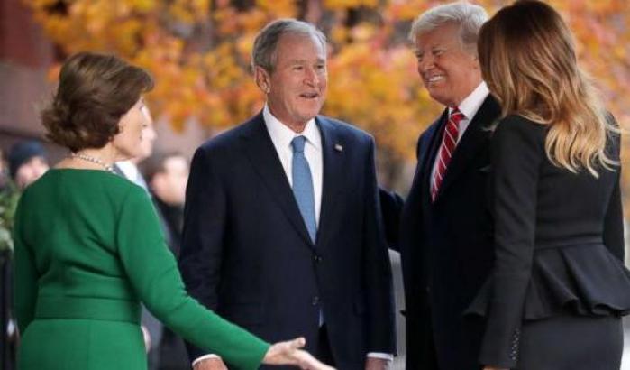 Trump contro Bush: "La sua stupidità ci ha portato nel pantano del Medioriente"