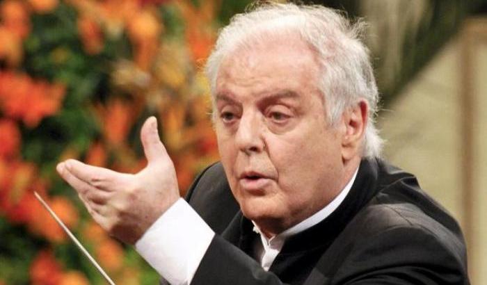 Sospetto caso Covid, annullato concerto di Daniel Barenboim a La Scala