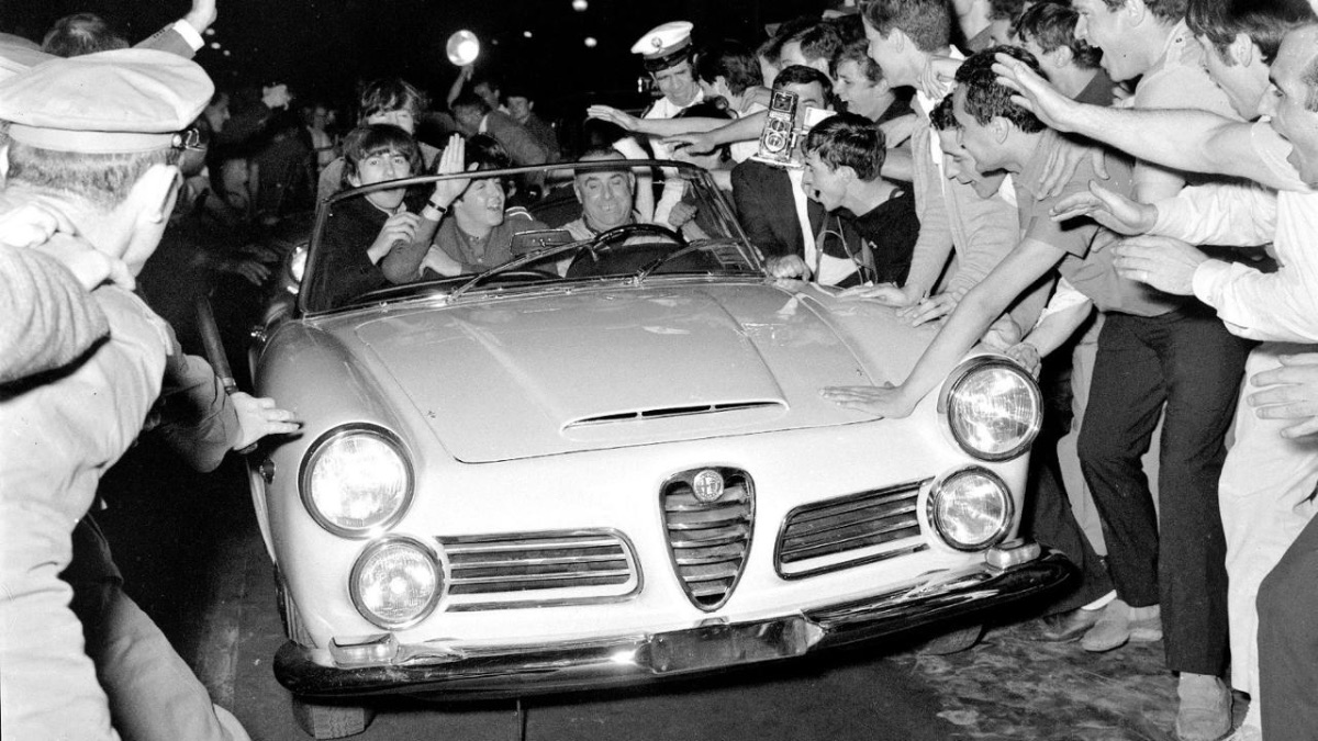 A Milano esposte le foto in ricordo del concerto dei Beatles