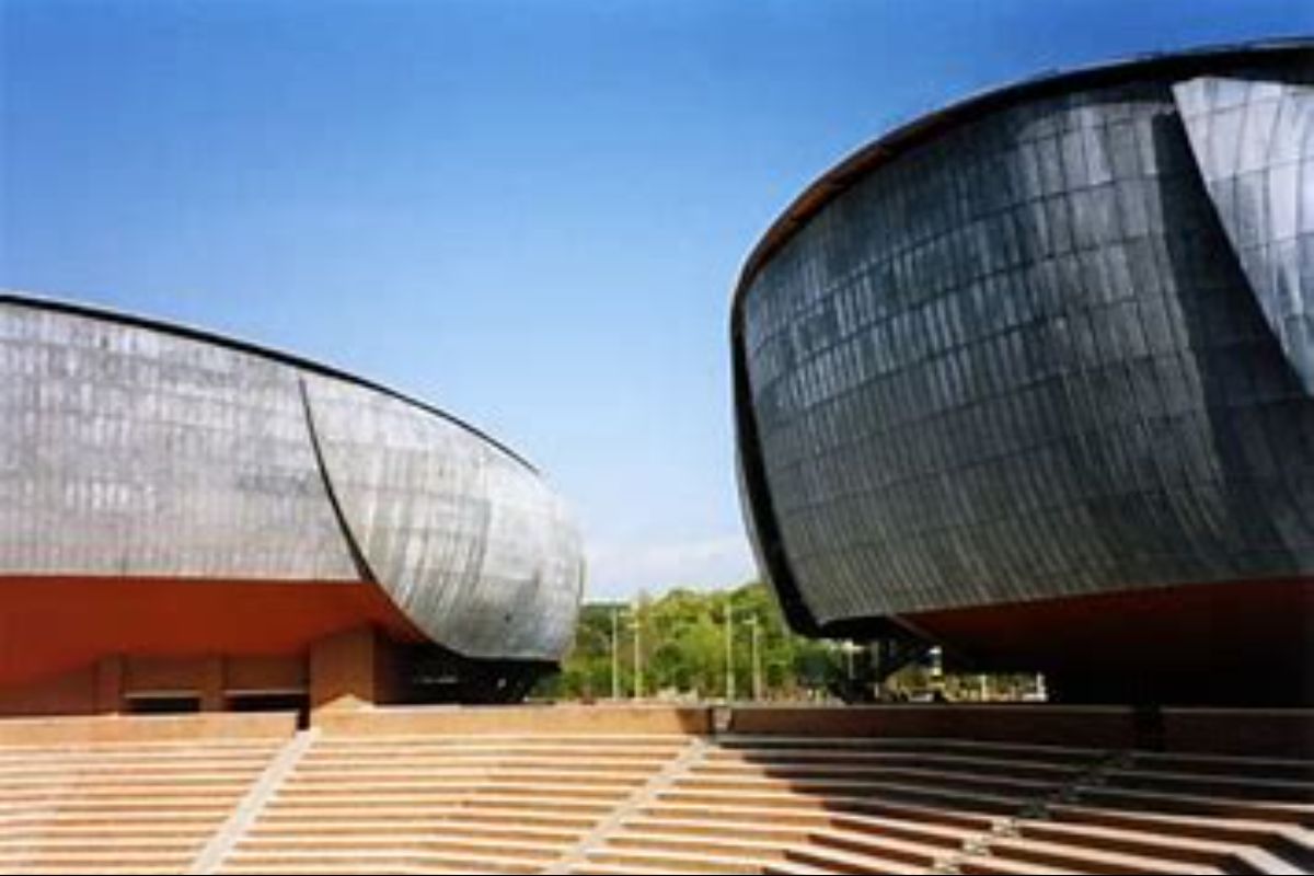 Arriva "Architettura sospesa", la mostra musicale di Maurizio Galimberti