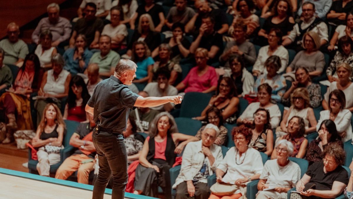 Con Stefano Massini il teatro si fa popolare e politico