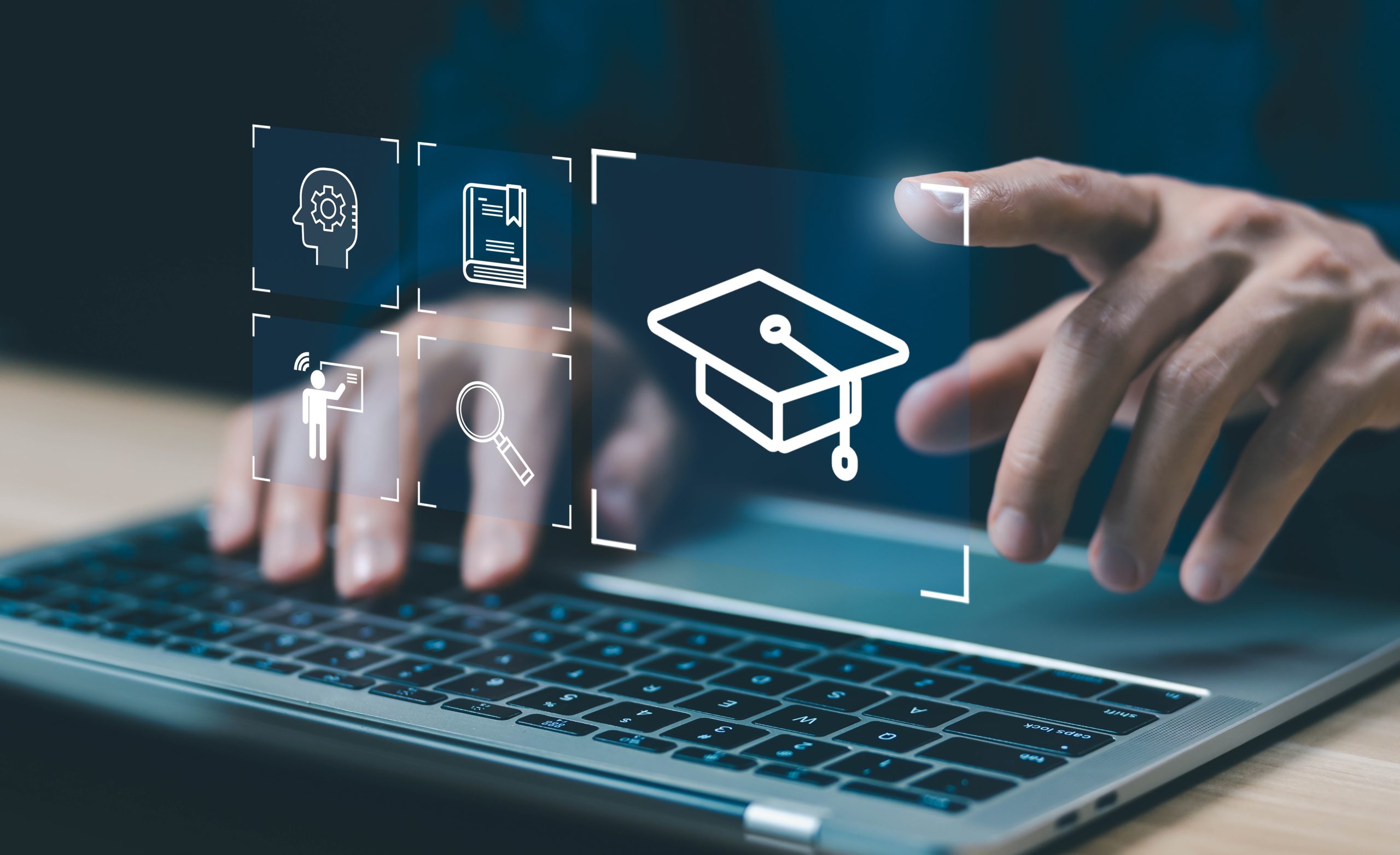 Com'è bello e facile studiare nelle università telematiche (almeno negli spot)