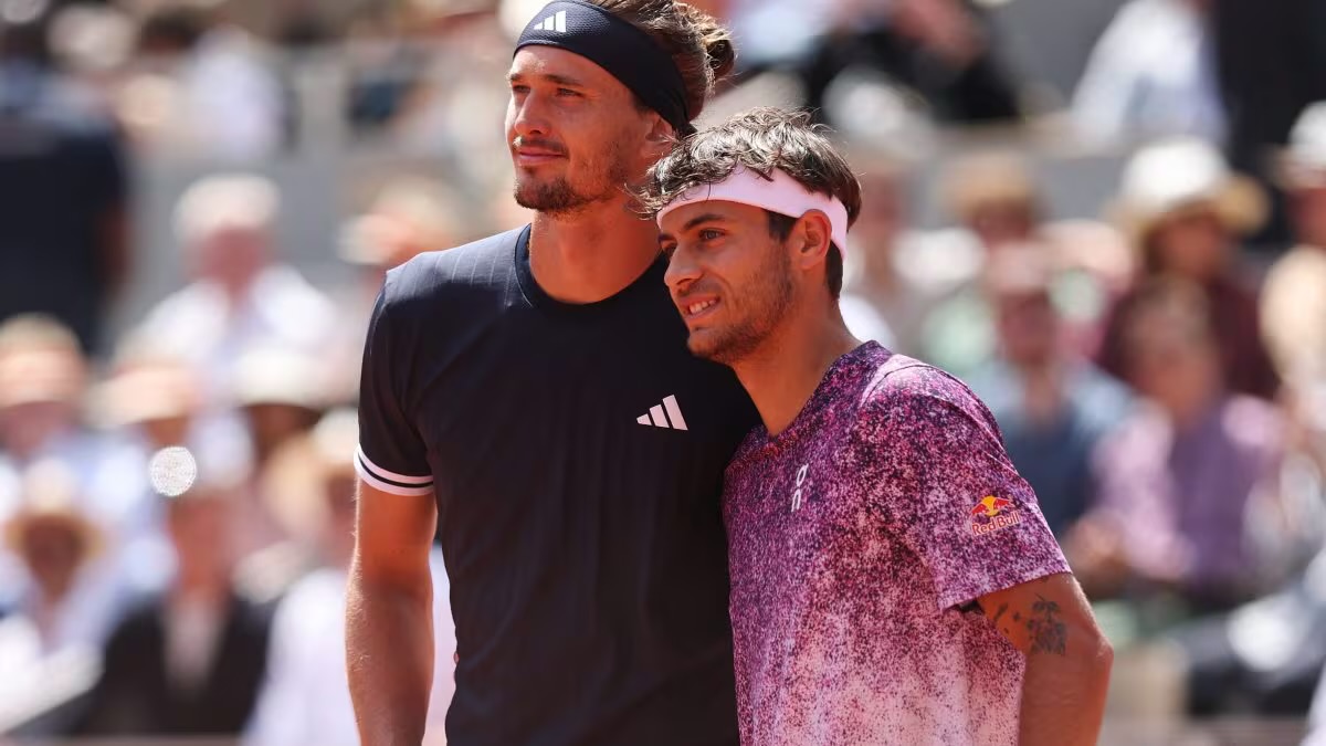 Il sogno di Cobolli termina in finale: Zverev trionfa a Parigi, ma l’Italia del tennis si conferma una solida realtà