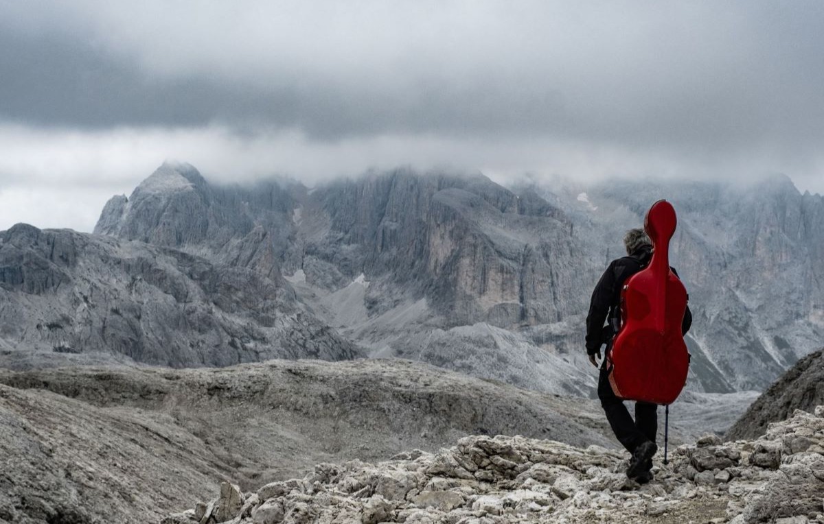 I suoni delle Dolomiti, il festival che porta la grande musica internazionale tra vette, prati e rifugi alpini