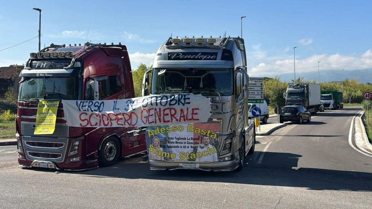 presidio manifestazione tir Protesta dei Tir: il governo approva gli aiuti ma intensifica anche i controlli